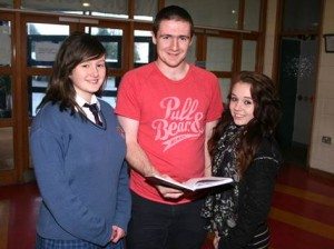 Desmond College Past Pupils meet this year's Young Scientist 2014 representatives