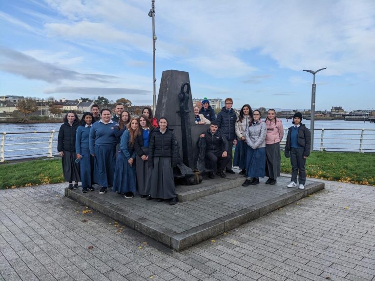 TY students do the 3 Bridge Walk